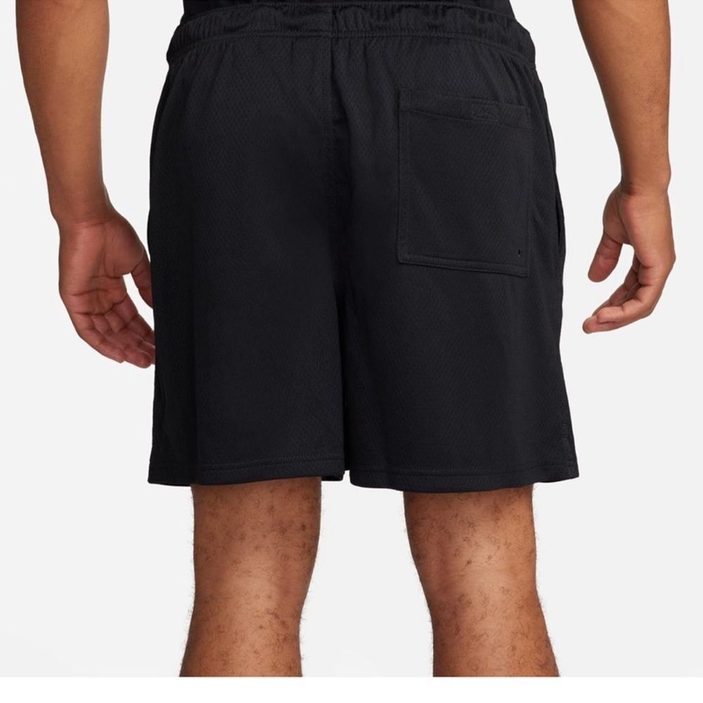 Nike Club Men's Mesh Flow Shorts Size Large NWT - Picture 2 of 4